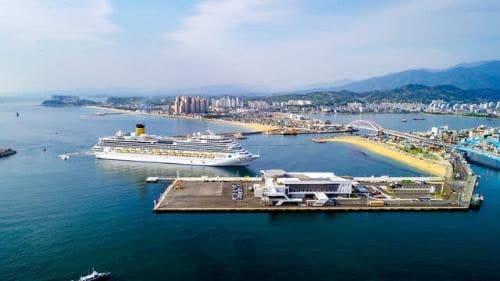 속초항, 11만톤급 초호화 크루즈 '코스타세레나호' 출항…속초시민•도민 300명 일본 여행 떠난다