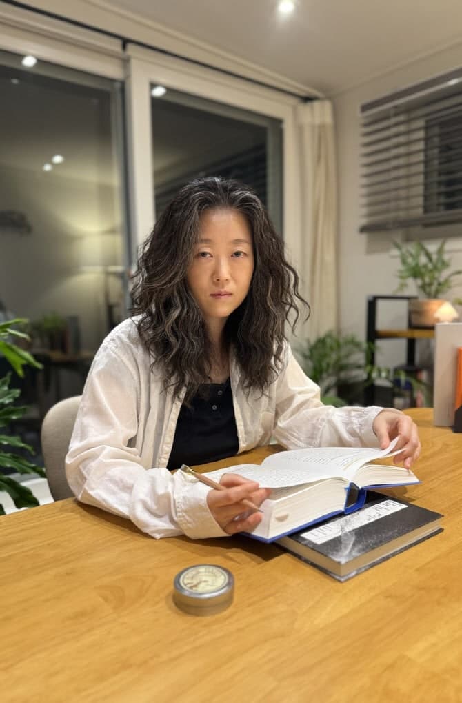 황정은 작가, 제34회 오영수문학상 수상…'문제없는, 하루' 선정