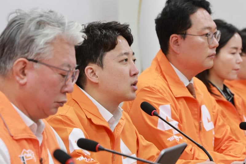 개혁신당 선대위 출범, 이준석 총괄 "기호 4번 선택해달라" "양당 독점 깨고 새바람 일으킬 것"
