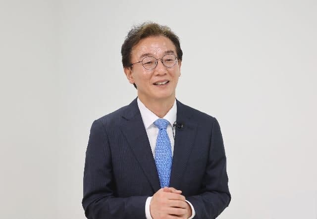전재수 보좌진 "압수수색 책잡히면 안돼"…망치로 PC 내리치고 저장장치 파손