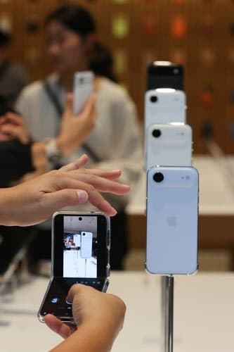 메모리 품귀에 OLED 시장 '휘청'…스마트폰 패널 출하량 12%↓, 中 17% 급감
