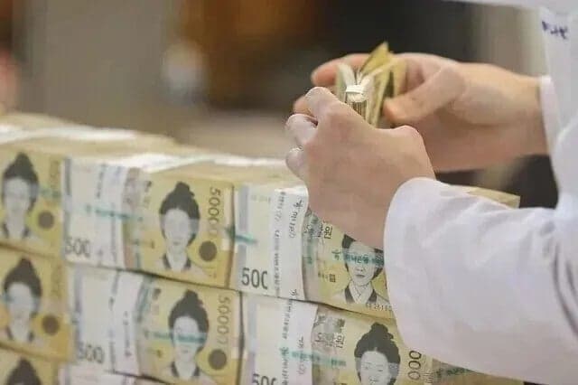 4월 국고채 금리, 중동 긴장과 WGBI 기대 속 '롤러코스터'…외국인 순매수 전월 수준 유지