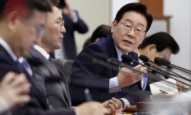 李대통령 "국민 눈 속이는 포퓰리즘적 긴축재정론 함정 빠져선 안 돼…적극 재정으로 경제 대도약 발판 마련"
