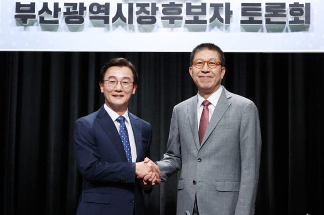 전재수 "엘시티 왜 안 파나" vs 박형준 "까르띠에 시계 받았나" 난타전