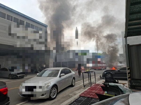 창원 내서읍 공장 화재, 60대 남성 전신 화상 입고 병원 이송