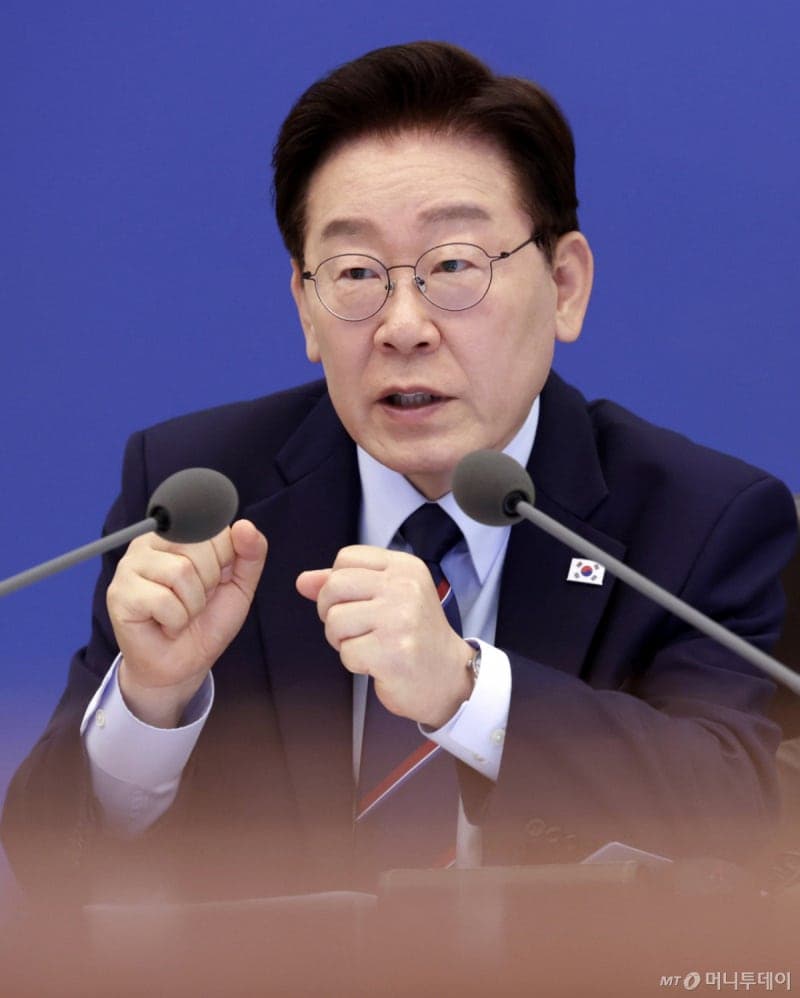 이재명 대통령 "민원은 국민 뜻 담긴 보물창고…회피성 답변 금물"