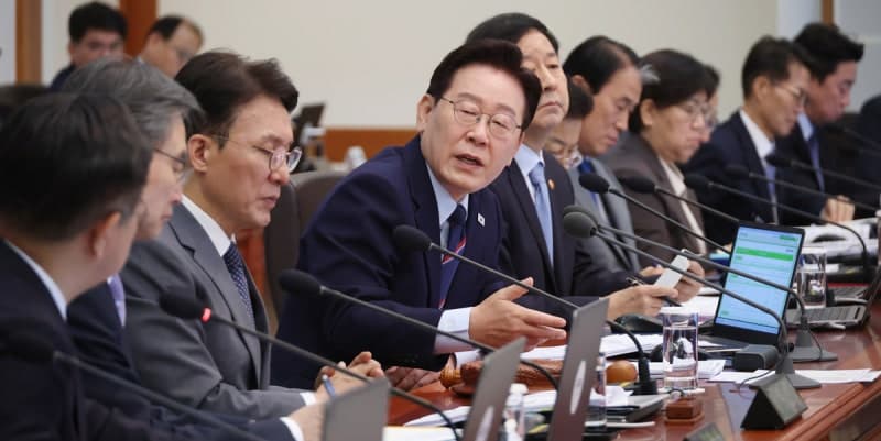 李대통령 "배드뱅크 상록수, 20년 넘게 빚 추심…약탈금융, 입법해서라도 해결"