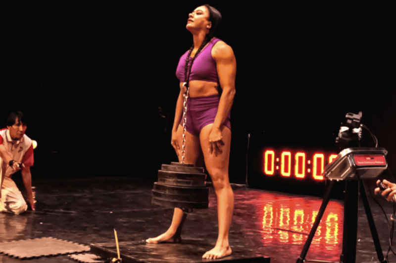 “두피 벗겨질 듯한 고통” 머리카락으로 75kg 번쩍…멕시코 여성, 12년 만에 세계 신기록