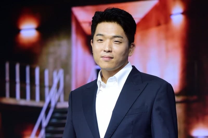 '와인 바꿔치기' 논란 여파…안성재 유튜브 활동 잠정 중단 "재정비의 시간 갖겠다"