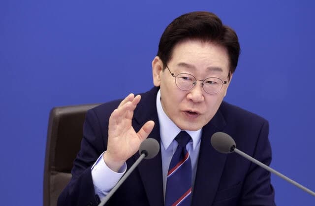 이 대통령, 미중 정상회담 D-1 베선트·허리펑 연쇄 접견…미중회담 관련 논의 주목