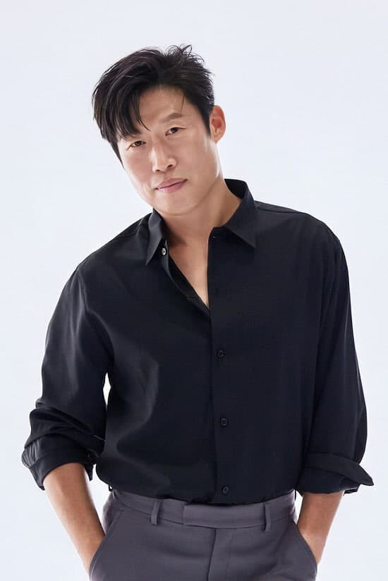 배우 유해진, 서울아산병원에 1억 기부 "암 환자들 일상 되찾길"