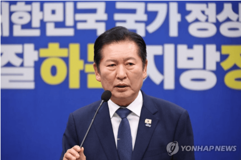 국민배당금 논란, 李대통령 "가짜뉴스" 진화