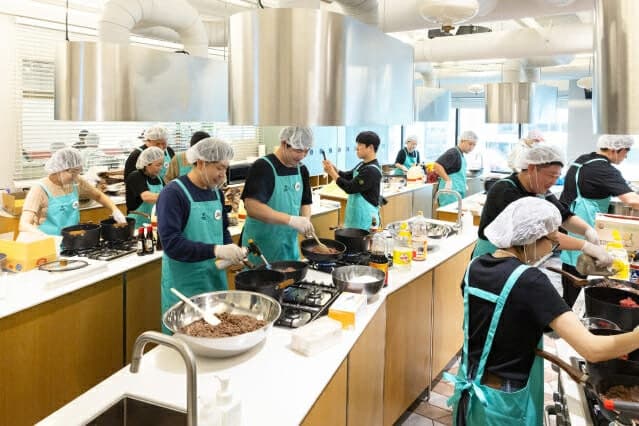 배달의민족, 입점 파트너와 취약계층 아이들에 '사랑의 도시락' 전달 봉사활동 진행