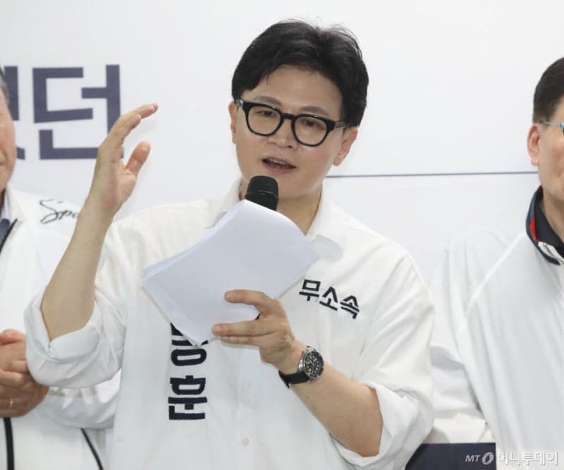 한동훈 "AI 골든타임 버리고 선거 뛰어든 하정우, 국민배당금 찬성하냐"