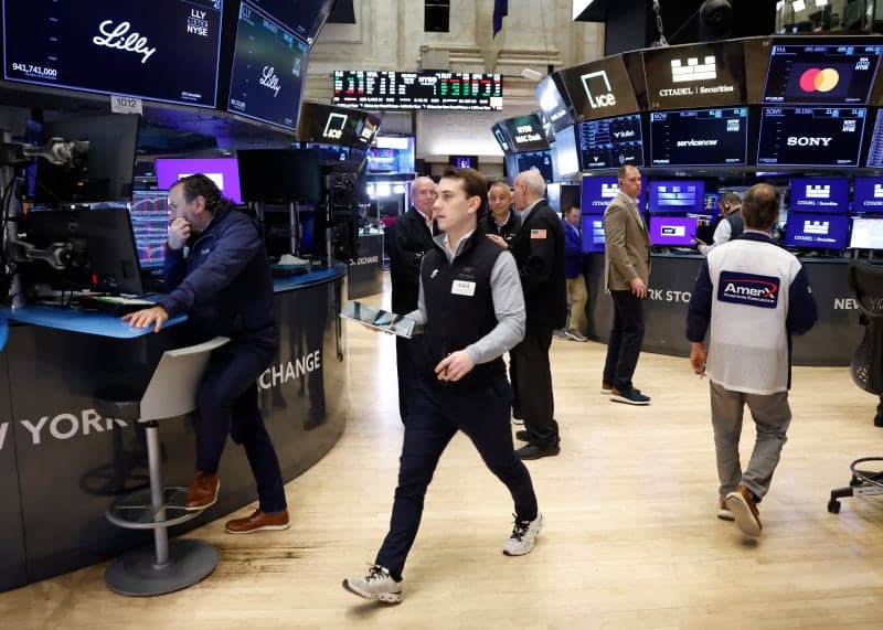 美 물가 쇼크에도 S&P·나스닥 사상 최고…“AI만 믿고 간다”
