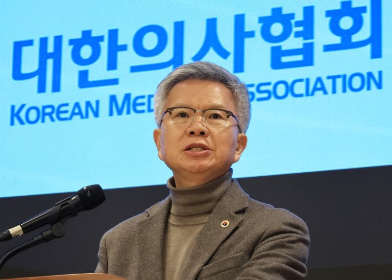 서울고법 "'전공의 집단행동 지지' 의협회장 면허 3개월 정지 징계 취소" 2심도 "자격정지 취소해야"