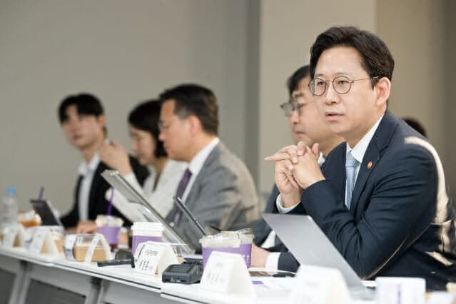 배경훈 부총리, 국가AI전략위 총괄…"AI 행동계획 88% 순항"