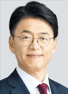 SK AX, 오픈AI와 손잡고 기업용 챗GPT 사업 확대…삼성·LG 이어 파트너 합류
