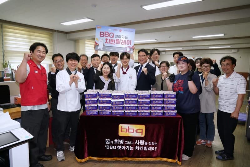 "선생님께 감사의 마음을" 고등학생 사연에 BBQ, 스승의 날 치킨 60마리 쐈다