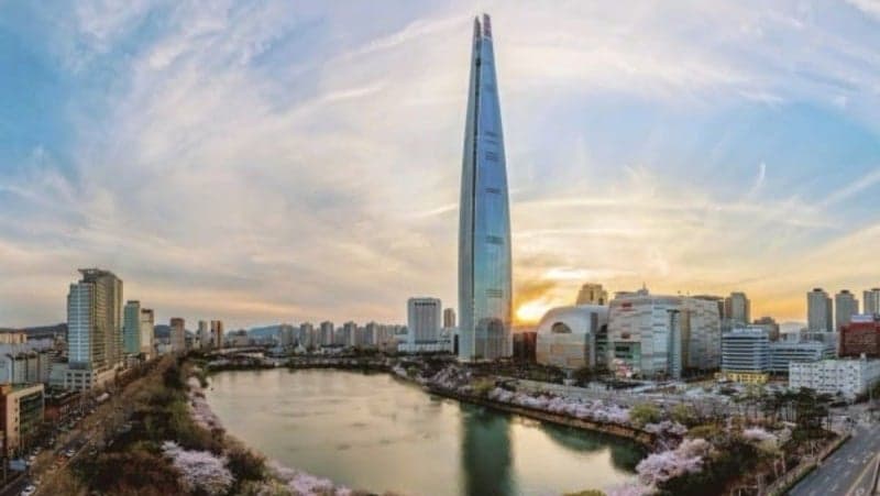 롯데물산, 창립 44년 만에 첫 희망퇴직…"부동산 전문 역량 강화"