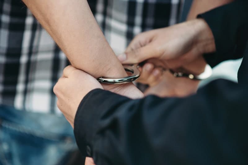 “시끄럽다”며 두 살 아들 결박·폭행해 숨지게 한 20대 부부, 다른 자녀들도 학대 정황…아내는 일곱째 임신 중