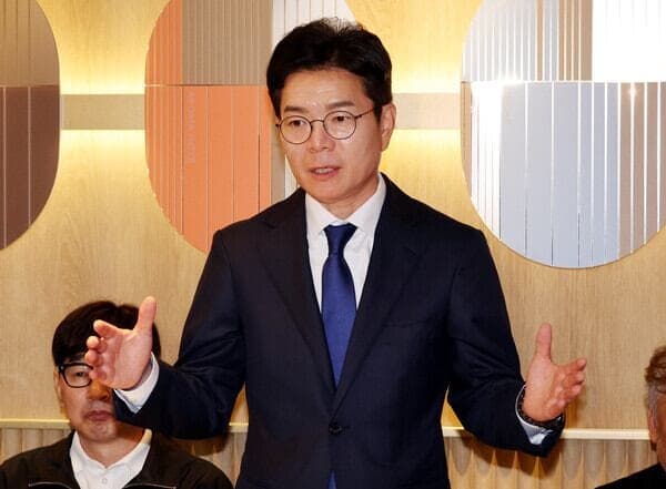 서울시장 '초접전' 정원오-오세훈, '주폭 논란' 격화…고발전까지
