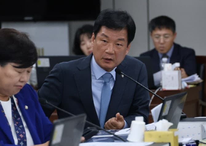 박균택 "조국, 검찰개혁 말할 자격 있나…윤석열 위상만 높여줘"