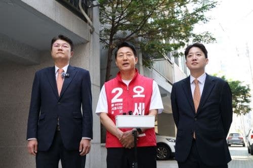 오세훈·이준석·김정철, 3.5평 청년 원룸 찾아 "정부 부동산 정책 탓에 청년 절망"