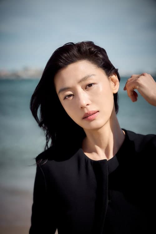 전지현 "이게 칸이구나, 울컥해"…11년만 스크린 복귀작 '군체'로 연상호 유니버스 탑승