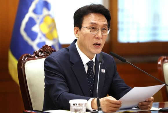 김민석 총리 "삼성전자 파업 시 하루 1조·최대 100조 손실…내일 교섭이 마지막 기회"