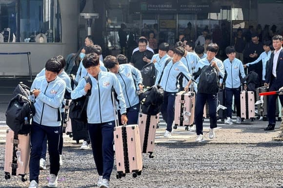 북한 내고향여자축구단 8년 만의 방한, 인천공항 통해 입국