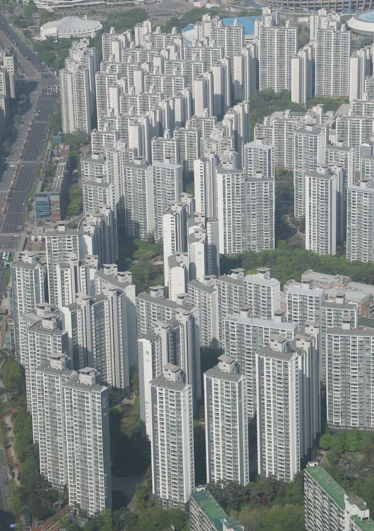 서울 아파트 매매·전세·월세 '트리플 강세'…5년 만에 최고 수급난