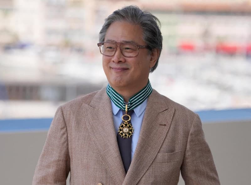 박찬욱 감독, 프랑스 최고 훈장 수훈…칸과의 깊은 인연