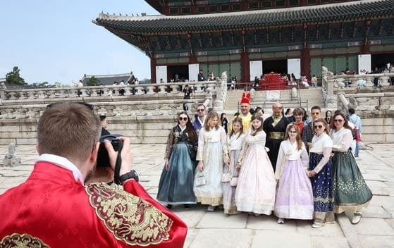 문체부, "방한객 81.7% 서울만 간다"…외래객 지방 분산 위해 '글로벌 관광특구' 2곳 키운다