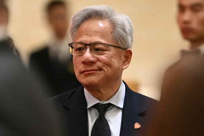젠슨 황 "중국, 결국 미국산 AI칩 수입 허용할 것"