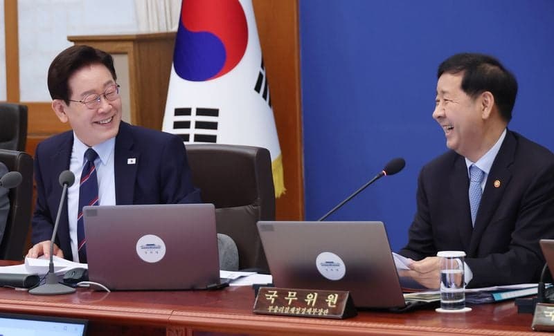 재경부 "1.7% 성장·코스피 7천·2%대 물가"…李정부 1년 실용 경제정책 성과 자평