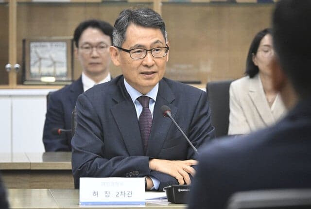 정부 "외환시장 변동성 과도…투기성 거래엔 안정 조치"