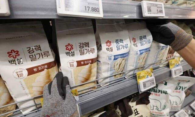 공정위, 7개 제분사에 역대 최대 6710억 과징금…"밀가루값 6년간 담합"