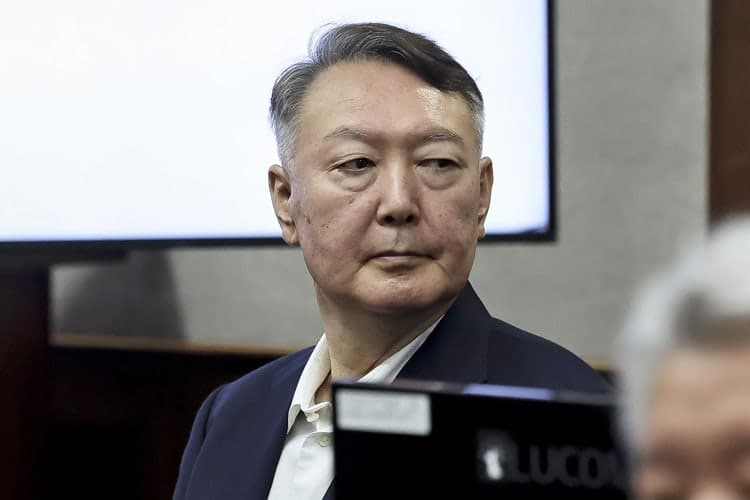 특검, 尹에 "3차 불응시 강제구인" 출석 압박…尹 측 "심각한 방어권 침해"