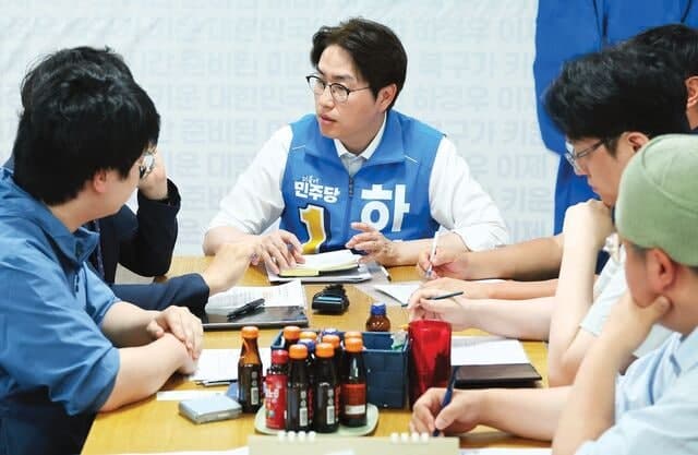 업스테이지 "하정우 주식 '파킹' 의혹 사실과 달라…베스팅 계약 따른 자동 반환"