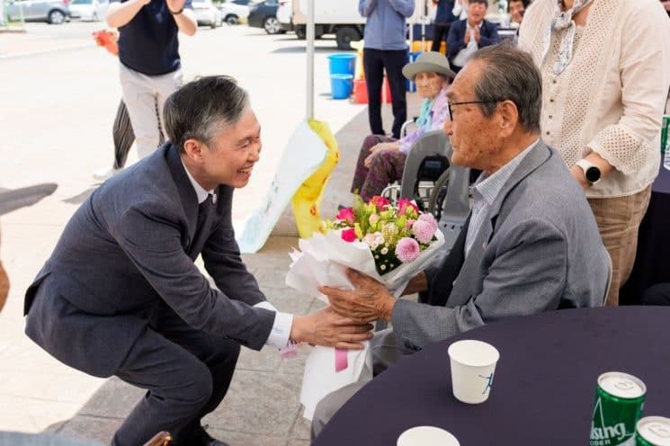 월성원자력본부, 원전 인근 '100세 장수마을' 어르신들 축하 행사 개최