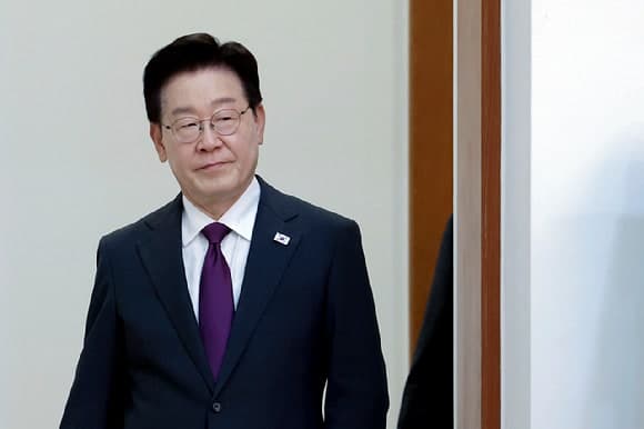 李 대통령 "강남 아파트 중국인 싹쓸이? 가짜뉴스…엄중히 책임 물어야"