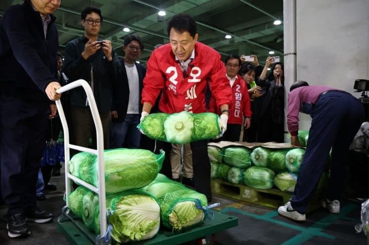 오세훈, 가락시장서 선거운동 시작…"땀 흘리는 분들 존중받는 서울"