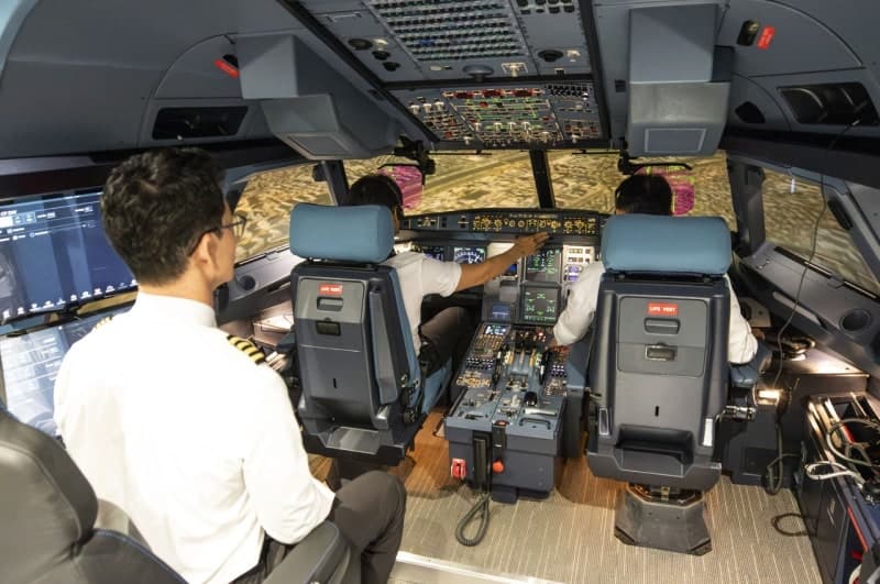 진에어, 220억 투자 'A320neo 시뮬레이터' 도입…"극한 상황도 실전처럼 훈련"