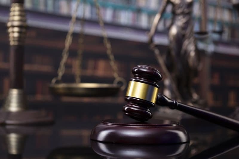 재혼 남편 임종 앞두고 12억 빼돌린 60대 아내, '징역 2년에 집유 4년' 선고
