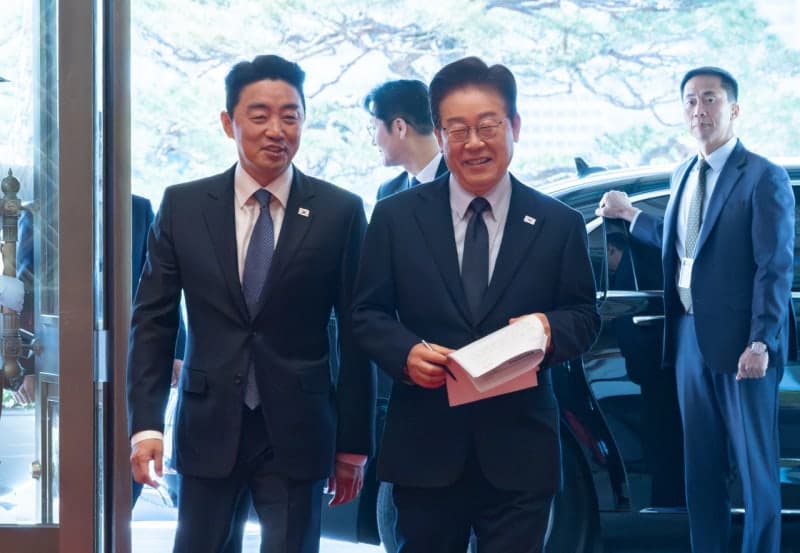 강훈식, 다음달 초 캐나다 특사 방문…60조 잠수함 수주 막판 총력전