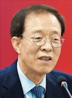 이석연 "靑 행정관 갑질, 40년 공직에 이런 무례 처음" 격정 토로