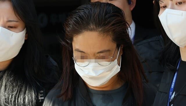 '약 탄 술로 남편 살해 시도' 태권도장 직원·관장 구속 연장