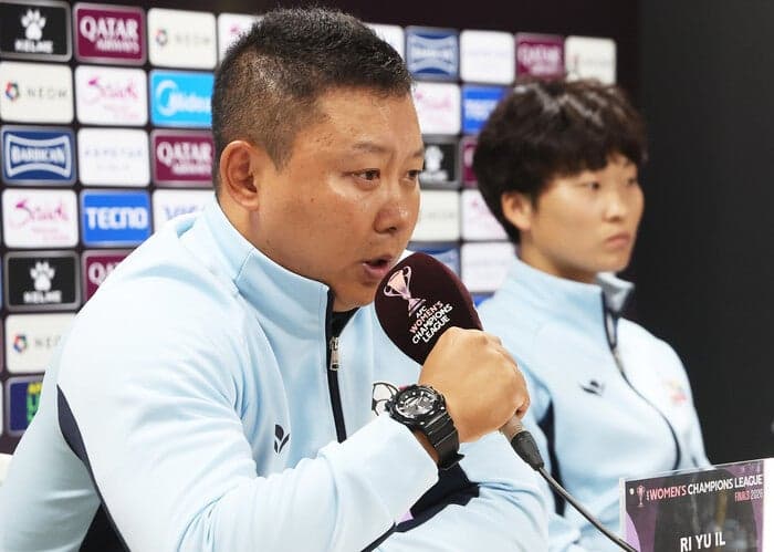 AWCL 결승 앞둔 北 내고향 감독 "한일전이 뭡네까" "거친 경기? 허용 범위 안 최선" 발끈