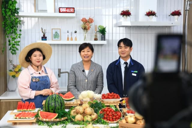 농식품부, 공급 과잉 양파 소비 촉진 총력…식자재마트서 '1+1' 특판
